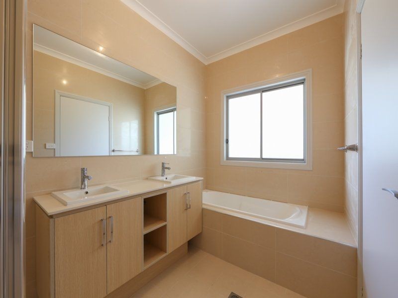 14B Wimbin Avenue, Malua Bay NSW 2536