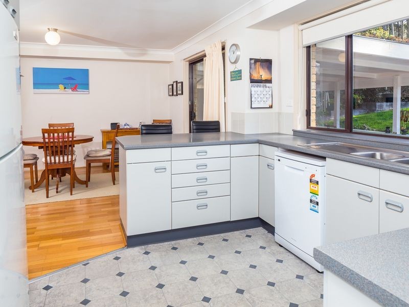 8 Jerupa Close, Surf Beach NSW 2536