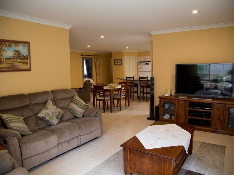 42 Bellbird Drive, Malua Bay NSW 2536