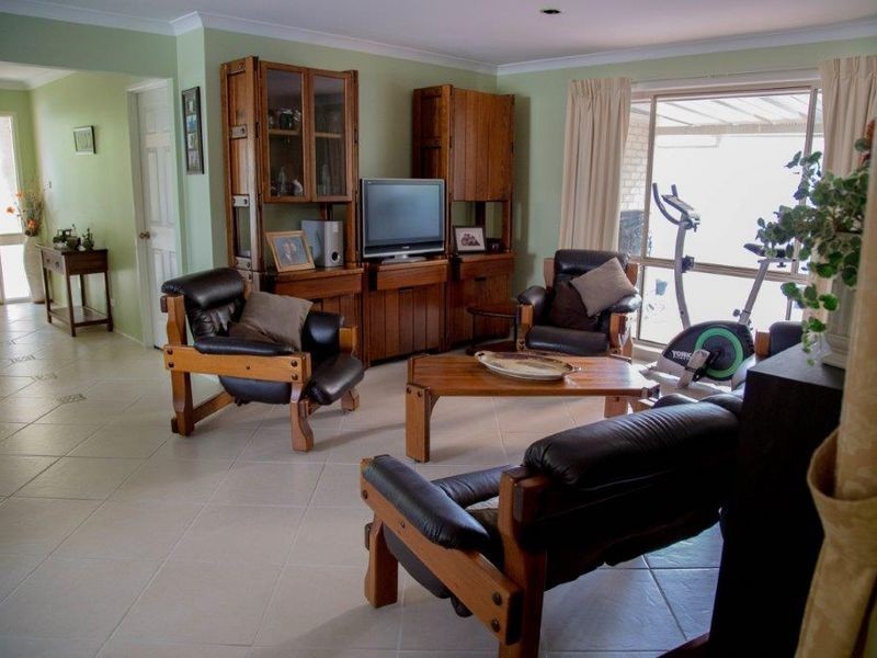 42 Bellbird Drive, Malua Bay NSW 2536