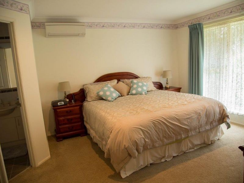 42 Bellbird Drive, Malua Bay NSW 2536