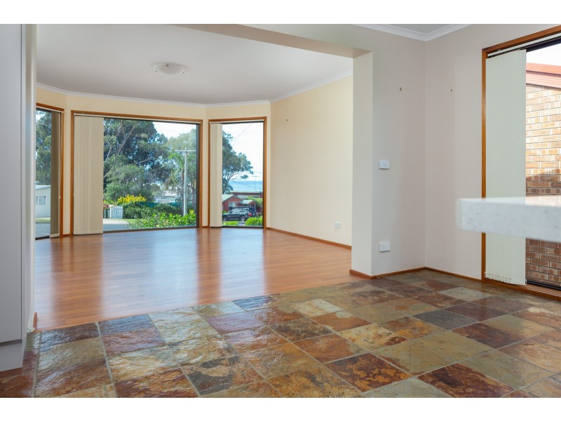 9 Nioka Avenue, Malua Bay NSW 2536