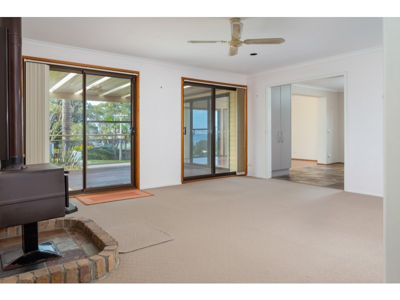 9 Nioka Avenue, Malua Bay NSW 2536