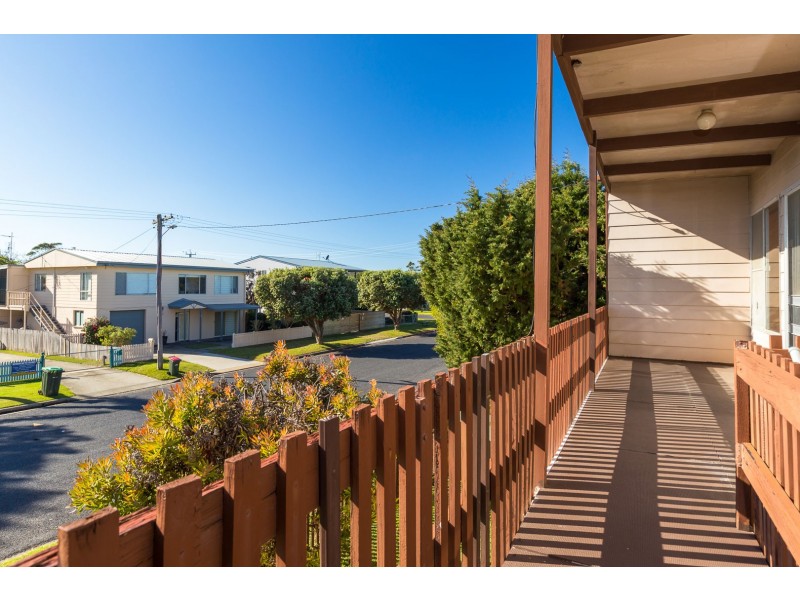 99 Sunpatch Parade, Tomakin NSW 2537