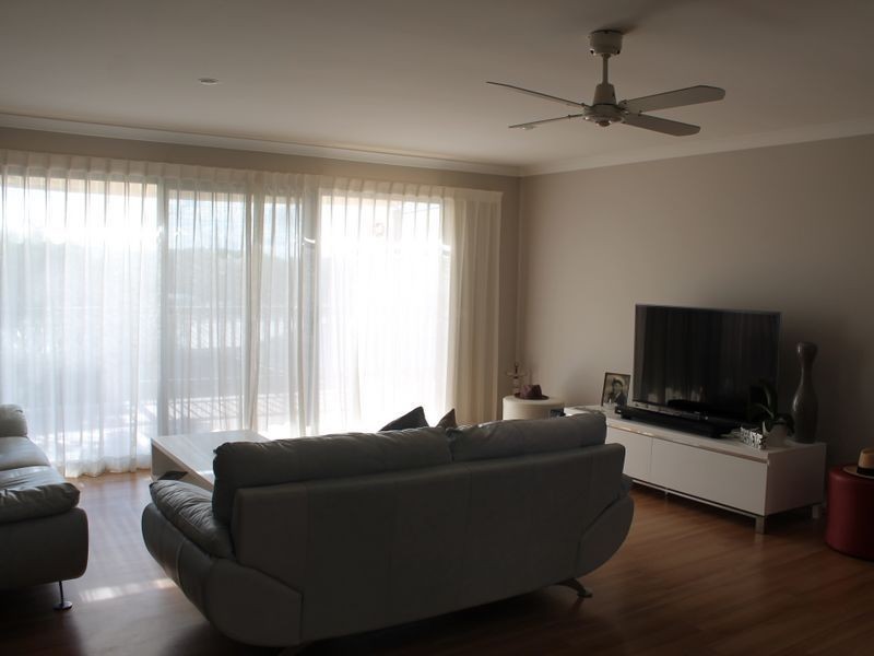 18 Waroo Cres, Malua Bay NSW 2536