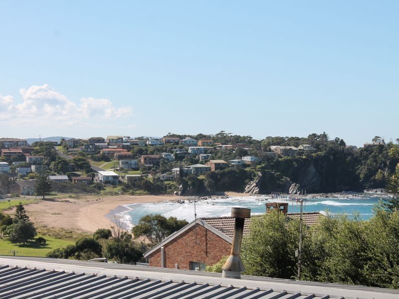 18 Waroo Cres, Malua Bay NSW 2536