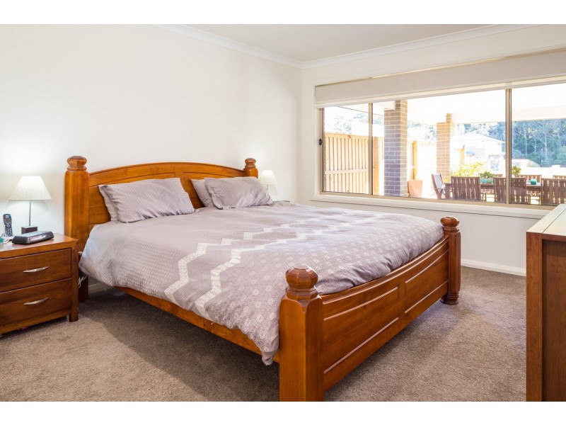 11 Dawarra Street, Tomakin NSW 2537