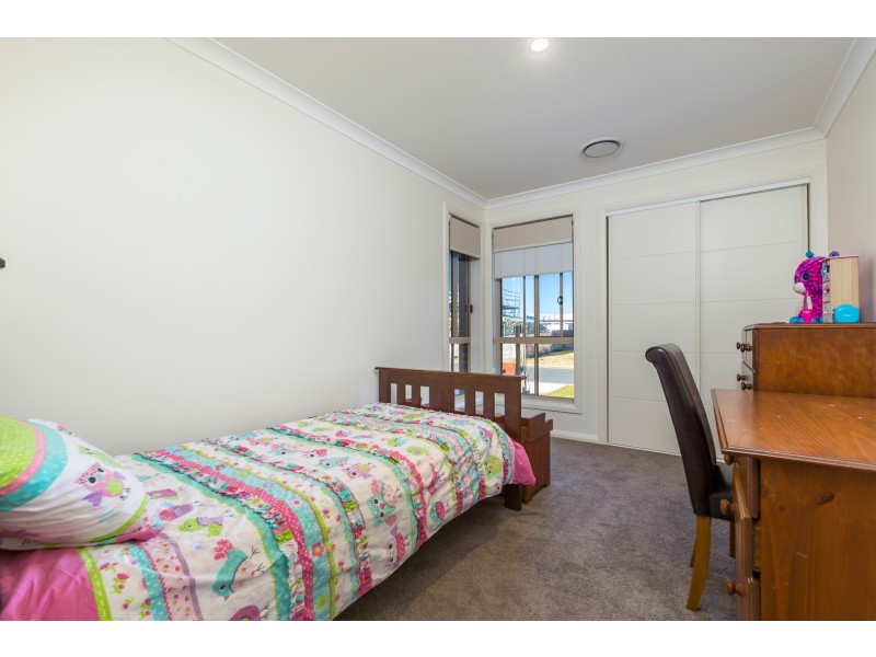 11 Dawarra Street, Tomakin NSW 2537