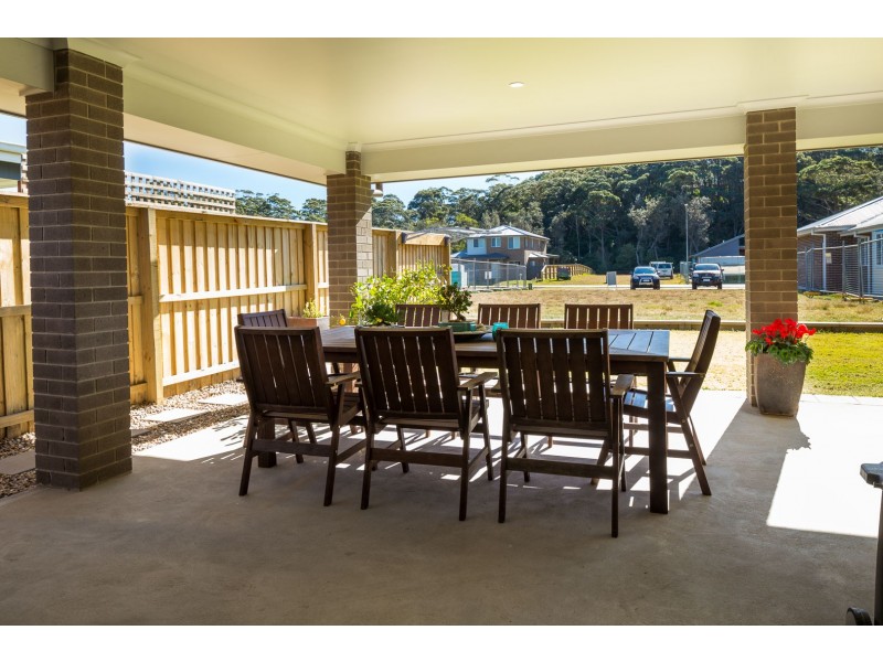 11 Dawarra Street, Tomakin NSW 2537