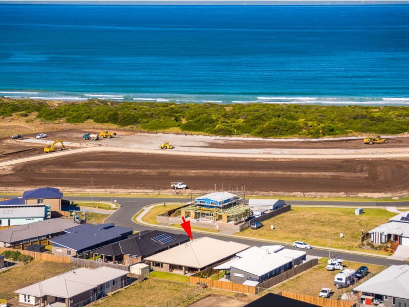 11 Dawarra Street, Tomakin NSW 2537