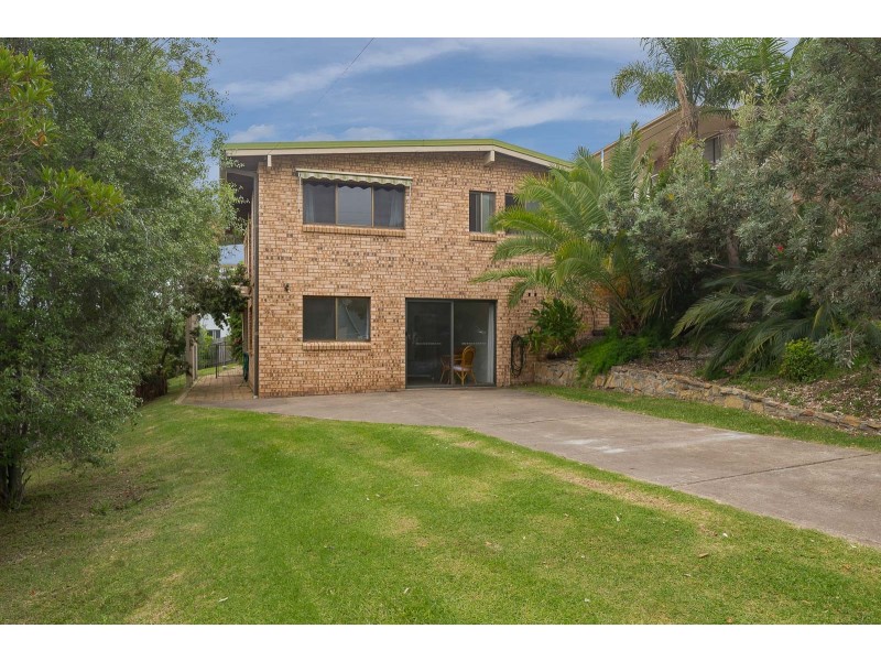 10 Waroo Crescent, Malua Bay NSW 2536