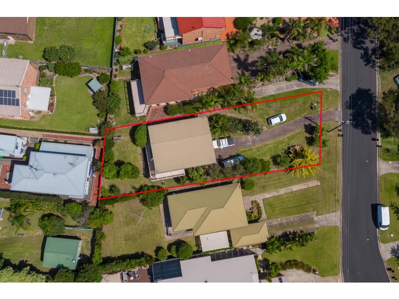 10 Waroo Crescent, Malua Bay NSW 2536