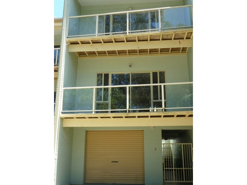 Unit 4/64 Cook Avenue, Surf Beach NSW 2536