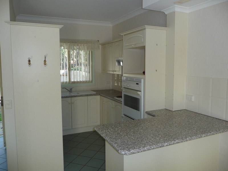 Unit 4/64 Cook Avenue, Surf Beach NSW 2536
