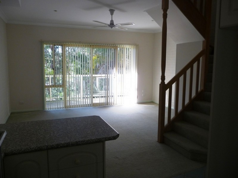 Unit 4/64 Cook Avenue, Surf Beach NSW 2536