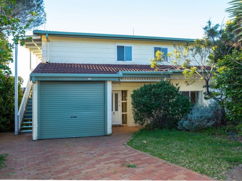 101 Tallawang Avenue, Malua Bay NSW 2536