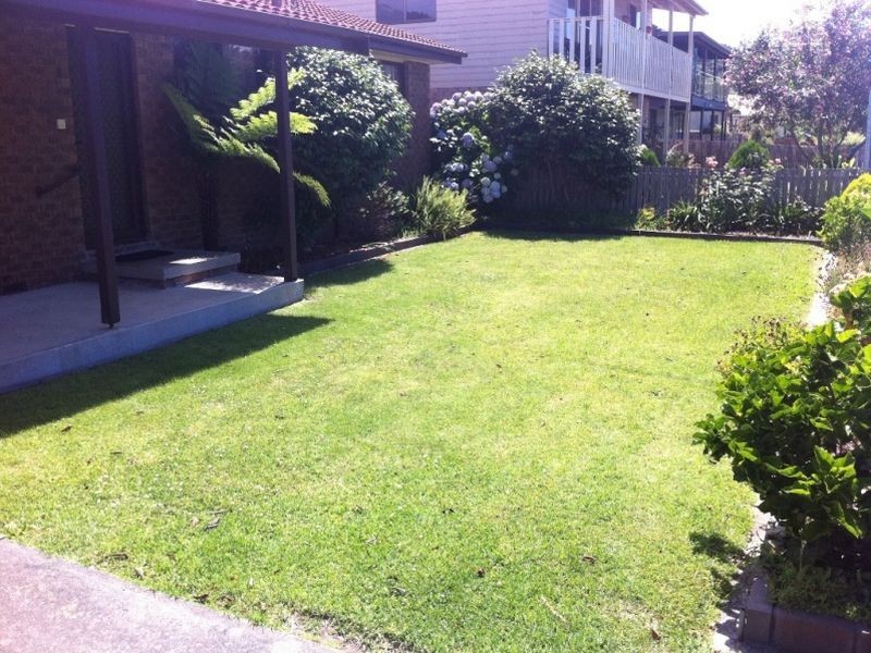 6 Yarralumla Crescent, Tomakin NSW 2537