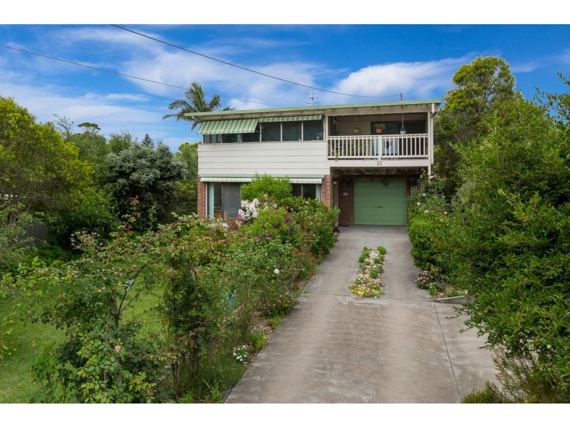 21 Yugura Street, Malua Bay NSW 2536