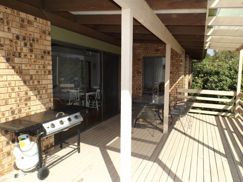 10 Waroo Crescent, Malua Bay NSW 2536