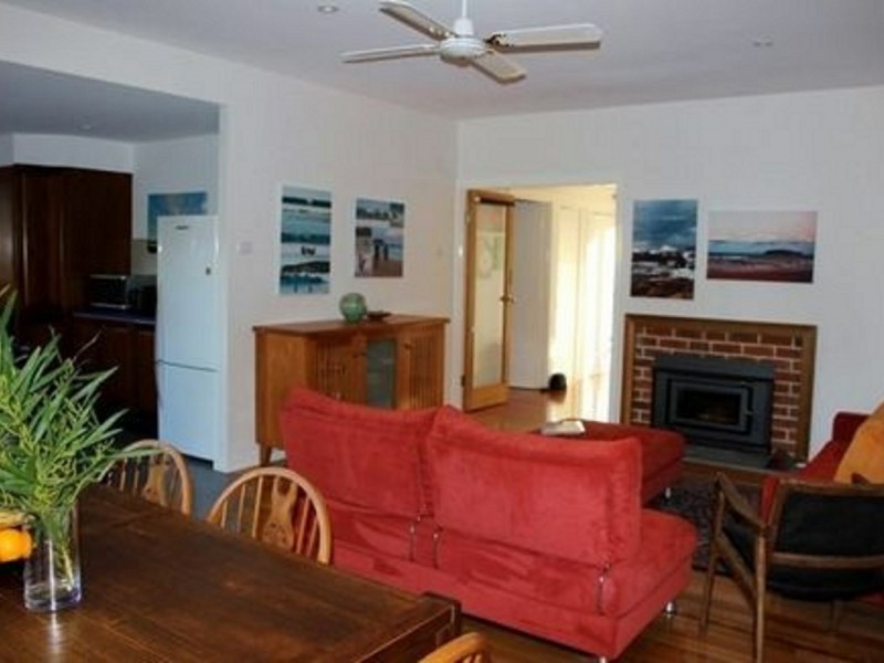 8 Paul Street, Rosedale NSW 2536