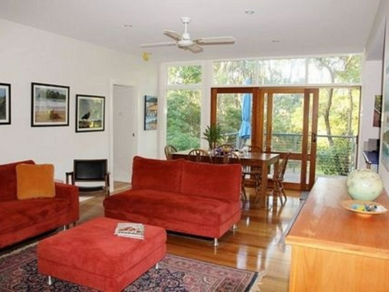 8 Paul Street, Rosedale NSW 2536