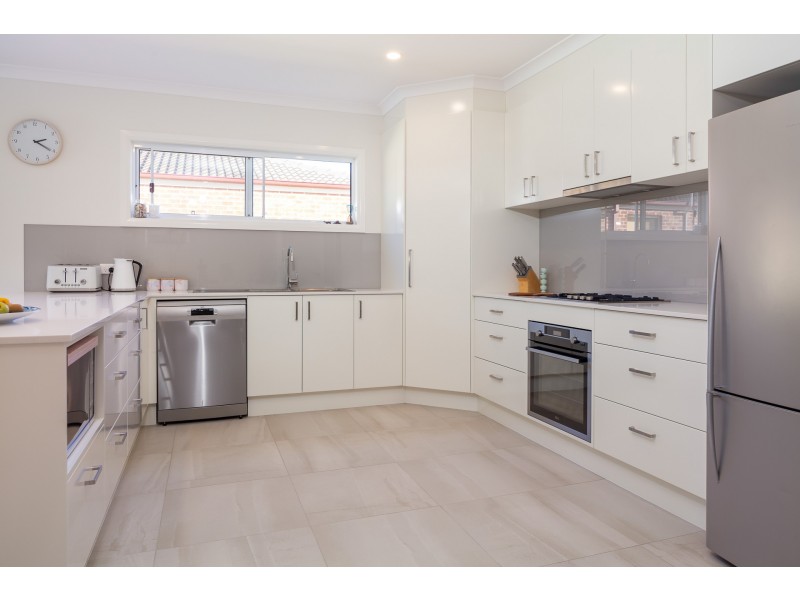 27 Woolabar Drive, Broulee NSW 2537