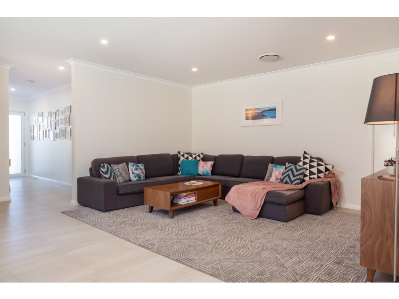 27 Woolabar Drive, Broulee NSW 2537