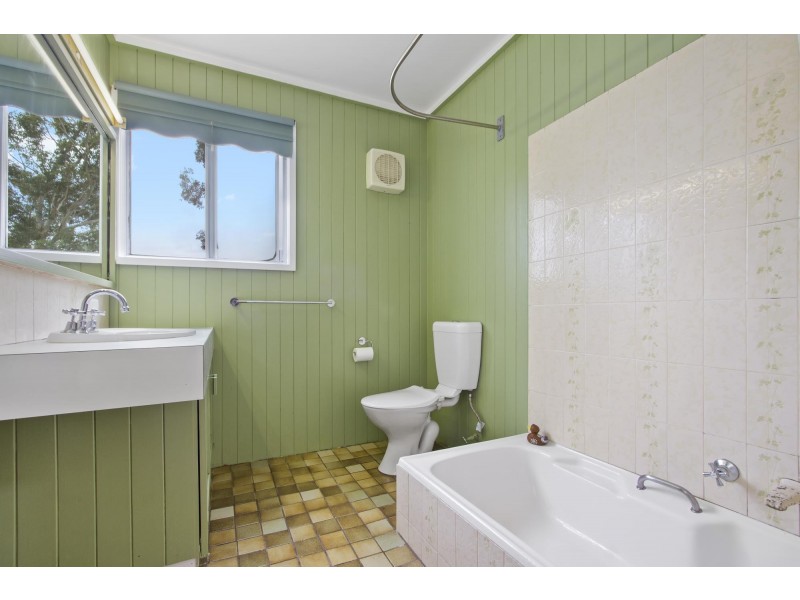 11 Banksia Street, Broulee NSW 2537