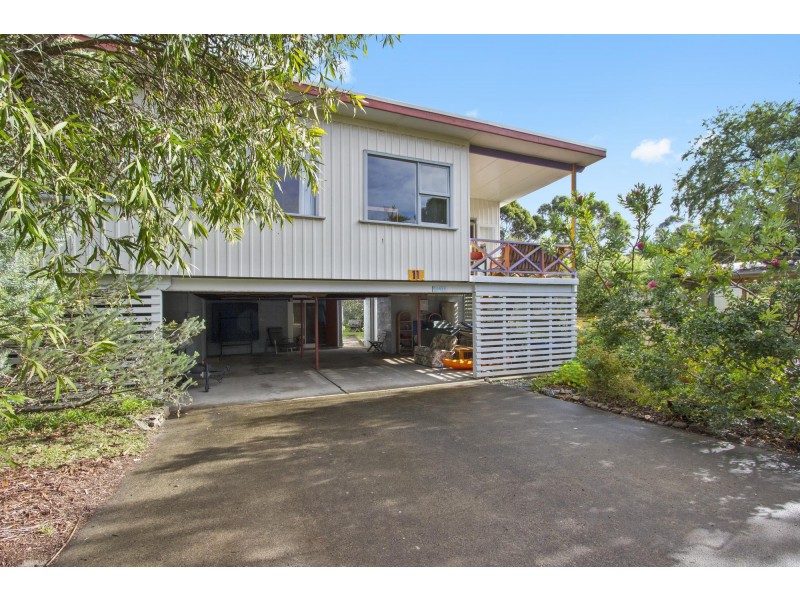 11 Banksia Street, Broulee NSW 2537