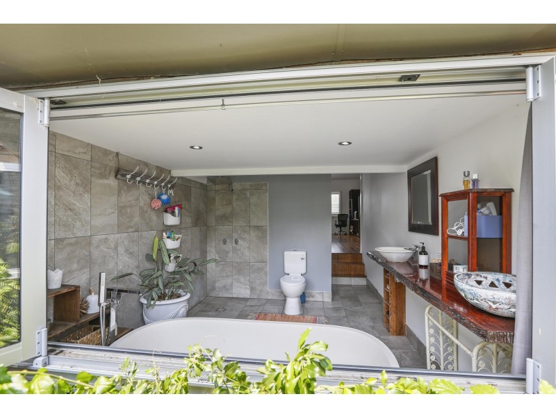 16 Campbell Street, Moruya NSW 2537