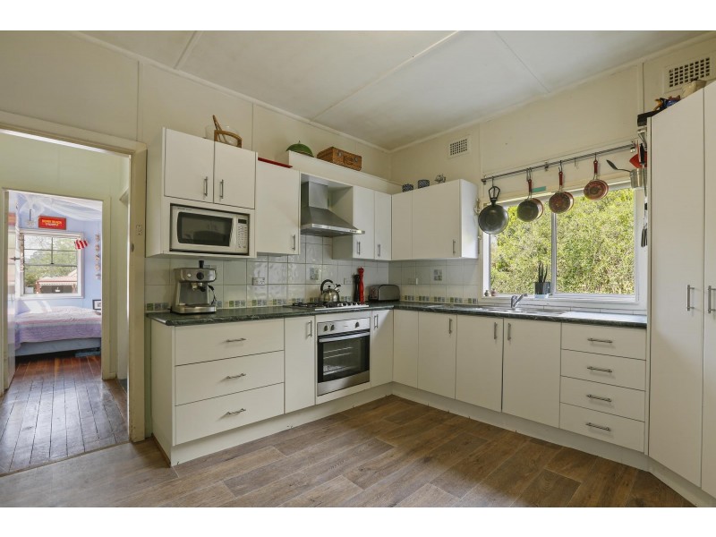 16 Campbell Street, Moruya NSW 2537