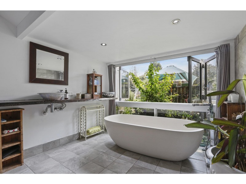 16 Campbell Street, Moruya NSW 2537