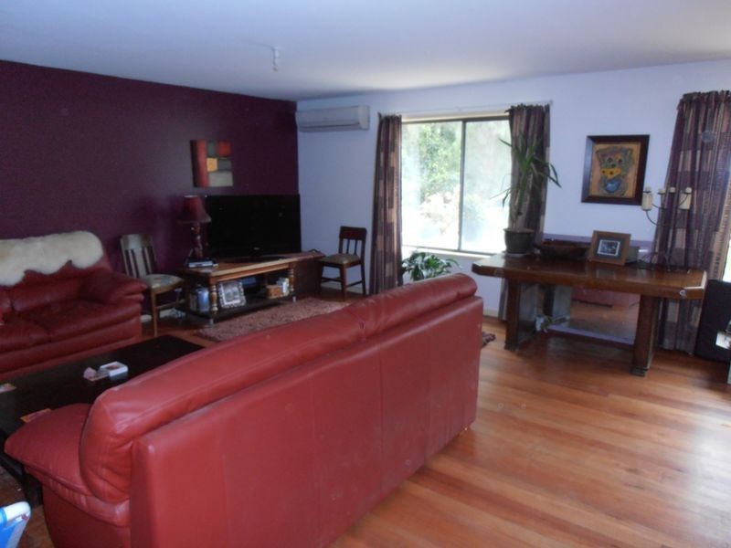 24 Tomakin Place, Tomakin NSW 2537