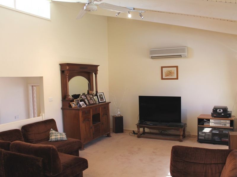 16 Christopher Crescent, Batehaven NSW 2536