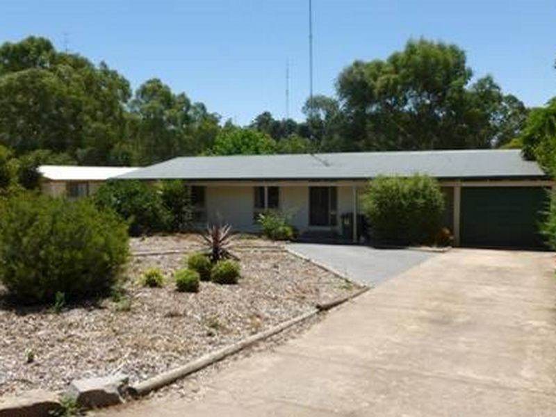 49 Victoria Road, Clare SA 5453