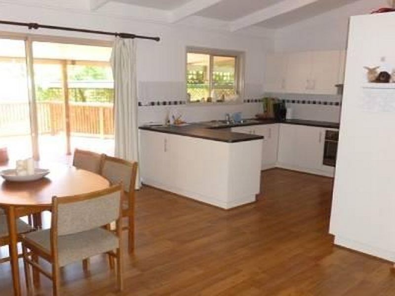 49 Victoria Road, Clare SA 5453