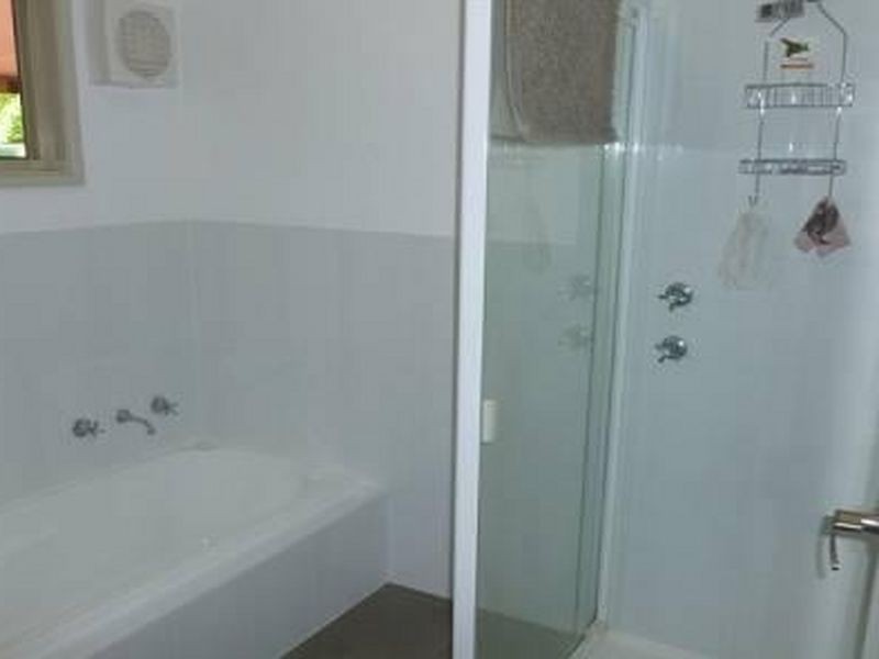 49 Victoria Road, Clare SA 5453