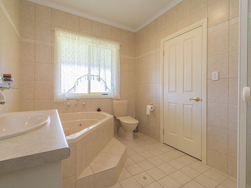 32a Hubbe Road Stanley Flat, Clare SA 5453