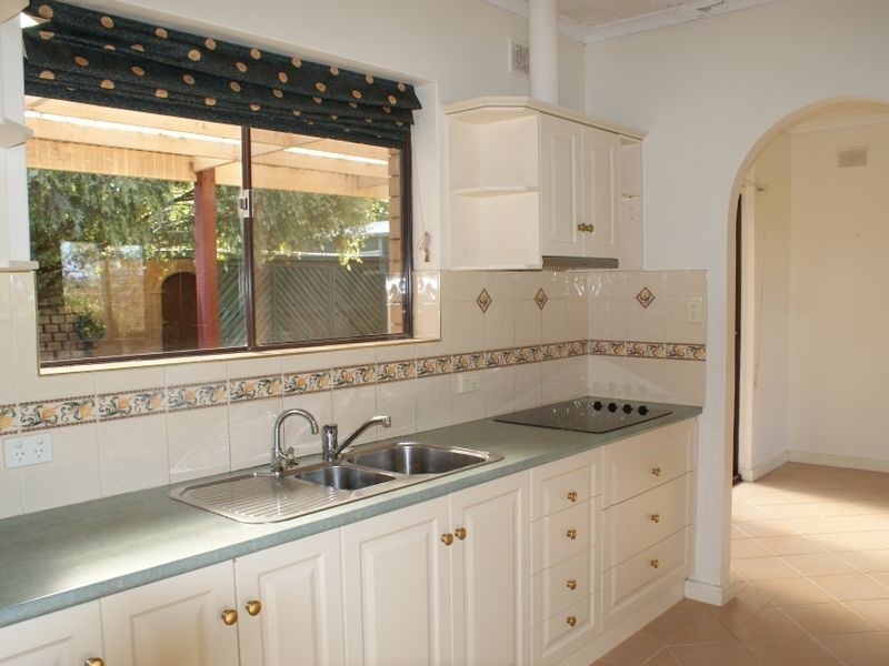 3 East View Street, Clare SA 5453