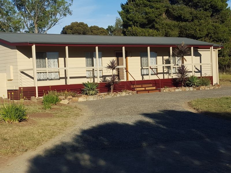27 Dame Street, Clare SA 5453