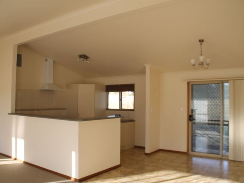 27 Dame Street, Clare SA 5453