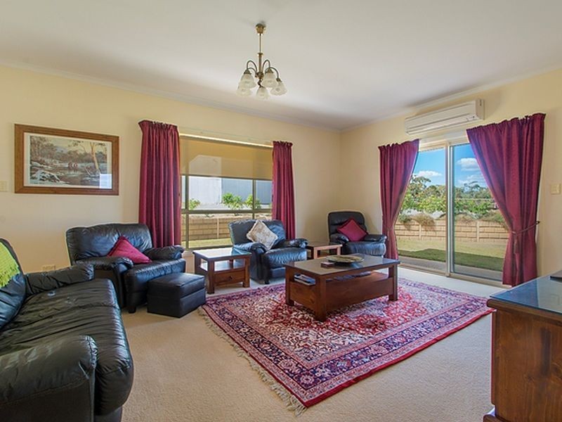32 Hubbe Road, Clare SA 5453