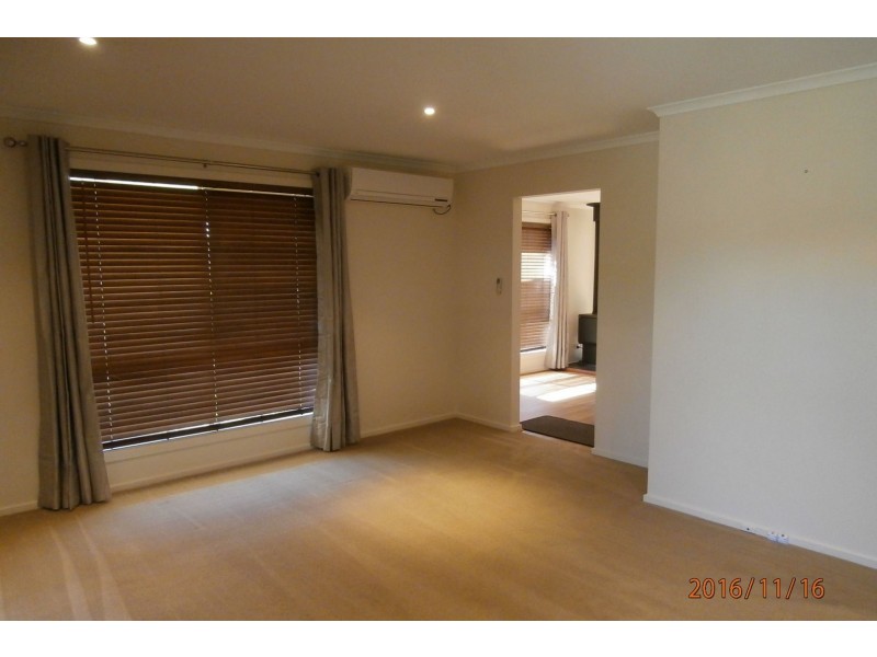 2D Opie Street, Clare SA 5453