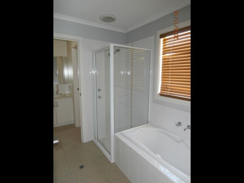 2D Opie Street, Clare SA 5453