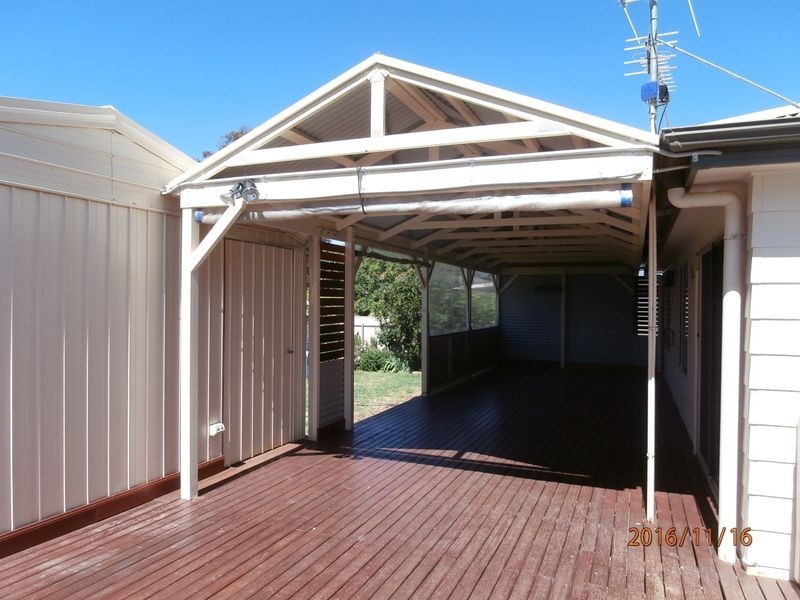 2D Opie Street, Clare SA 5453