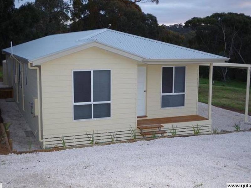 4 Newton Long Court, Clare SA 5453