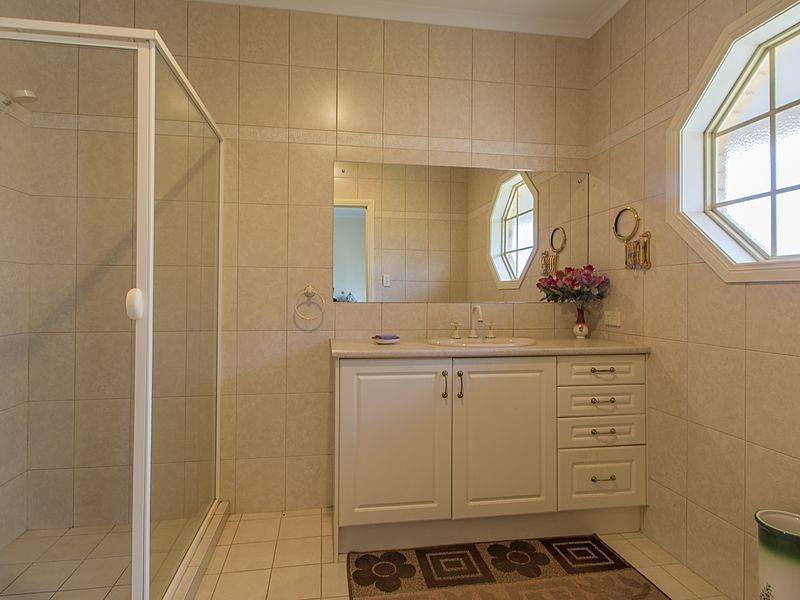 32 Hubbe Road Stanley Flat, Clare SA 5453