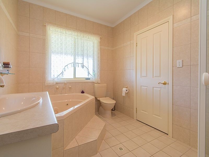 32 Hubbe Road Stanley Flat, Clare SA 5453