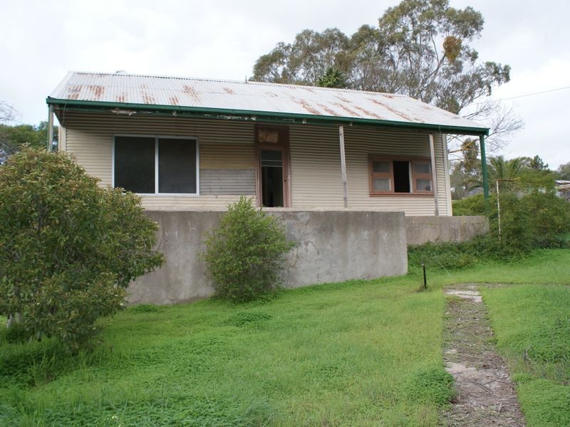 4 York Road, Clare SA 5453