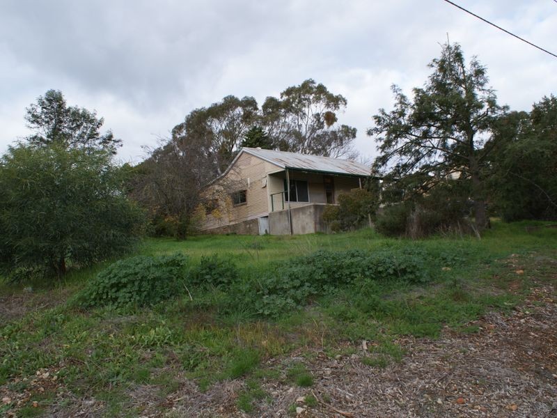 4 York Road, Clare SA 5453